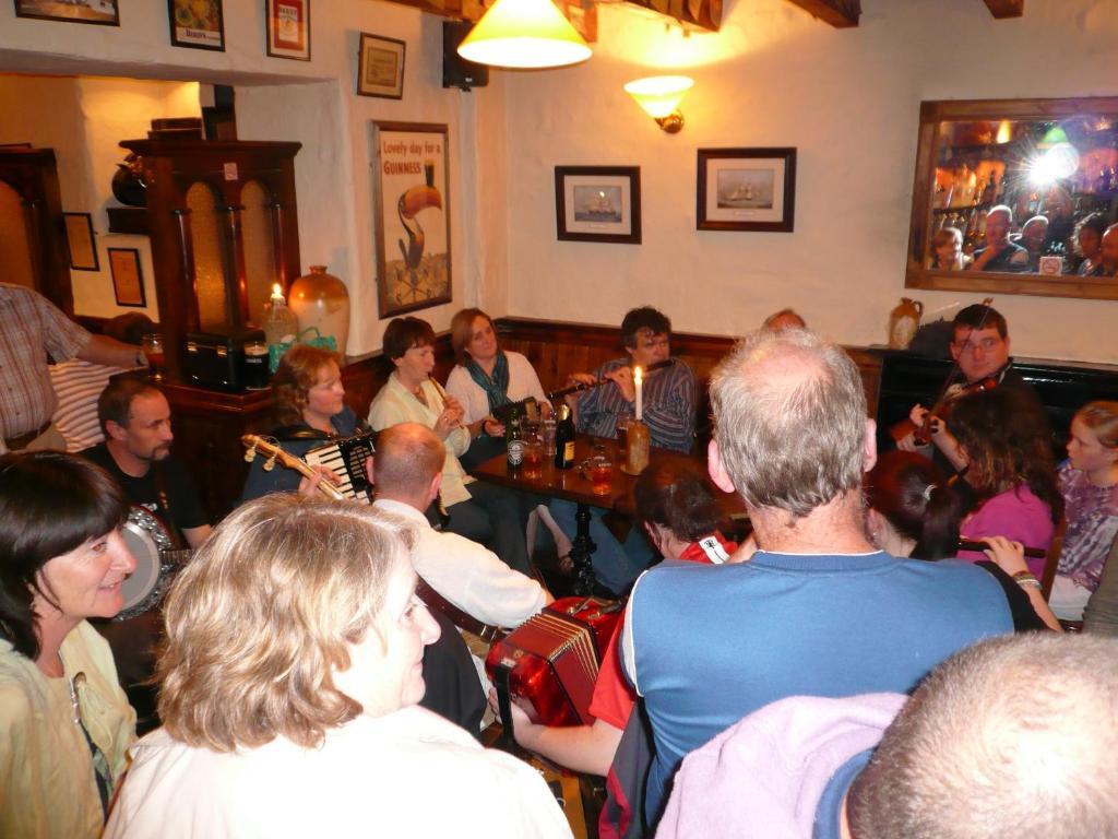 O'Donnabhain'S Kenmare Buitenkant foto