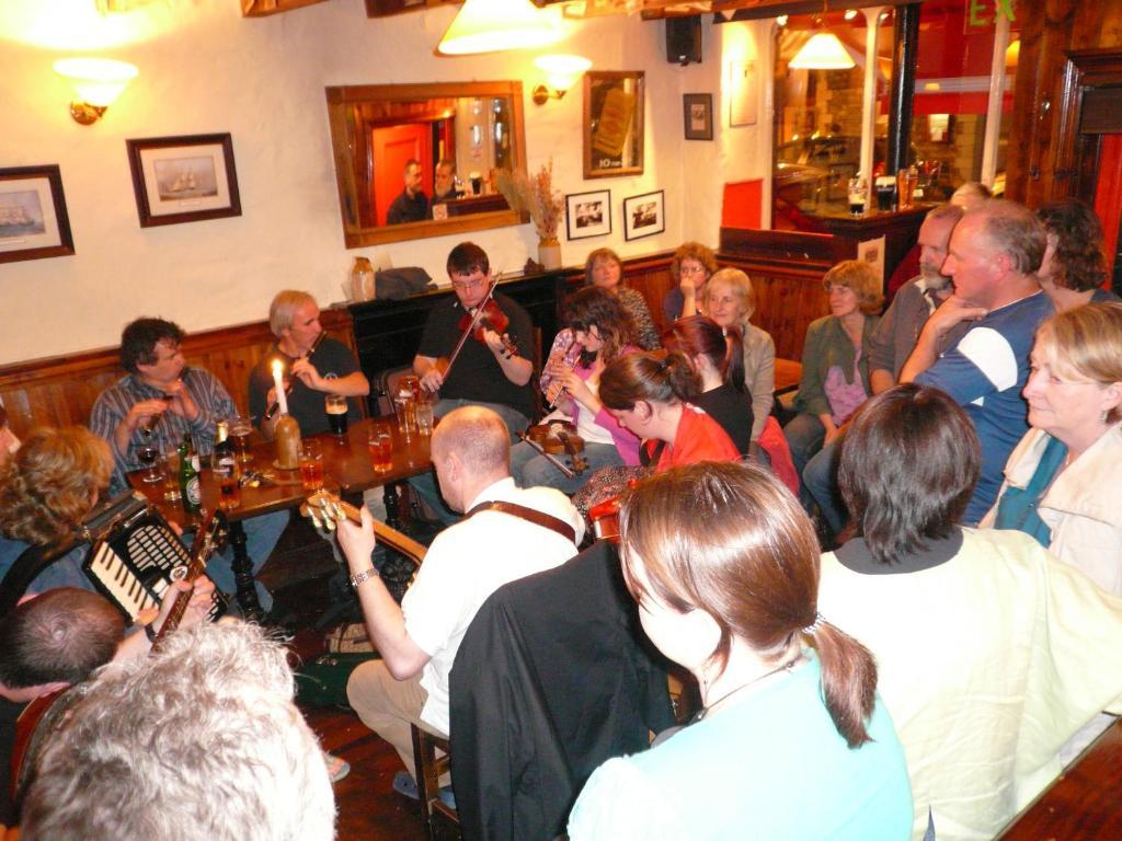 O'Donnabhain'S Kenmare Buitenkant foto